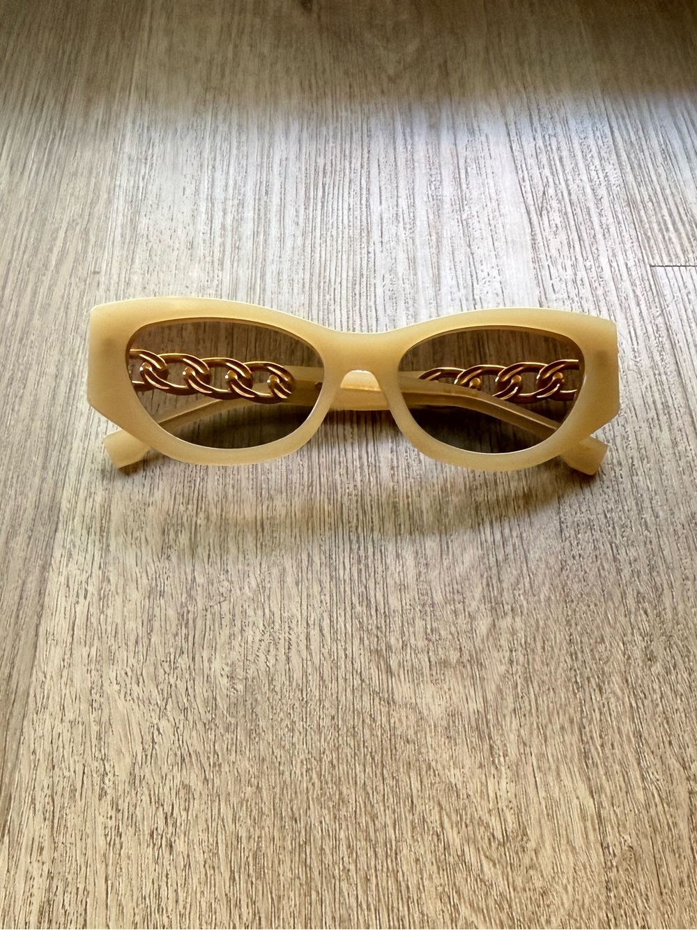 banbe the adriana cream & gold cat eye chain link retro sunglasses eyewear NEW